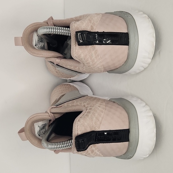 Nike Renew in season TR9 sneakers - Picture 4 of 8